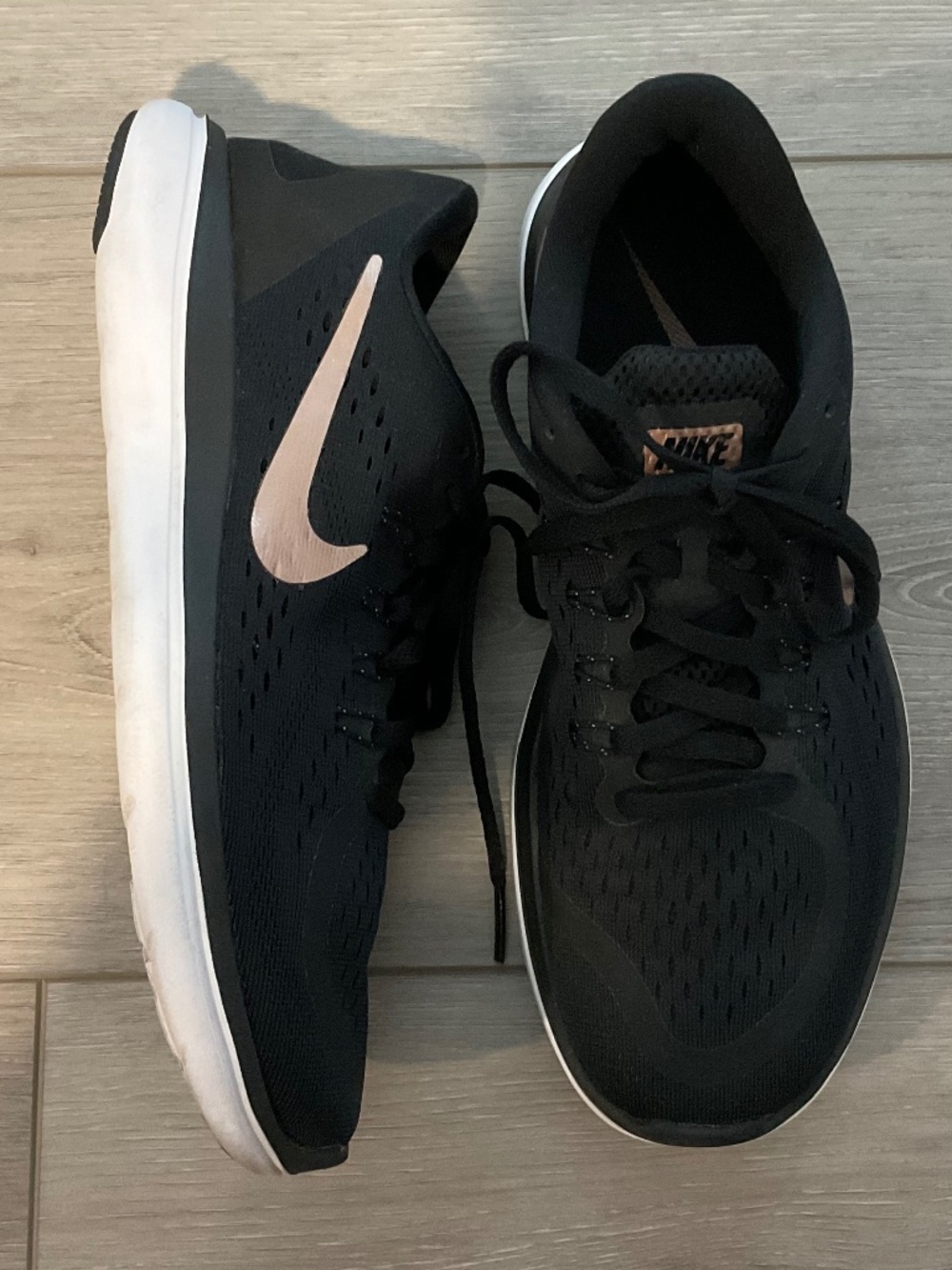 NIKE Running Black /Gold Size 8.5 - Picture 2 of 7